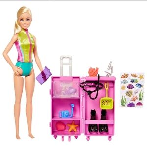 Barbie Marine Biologist Doll And Mobile Playset NIB